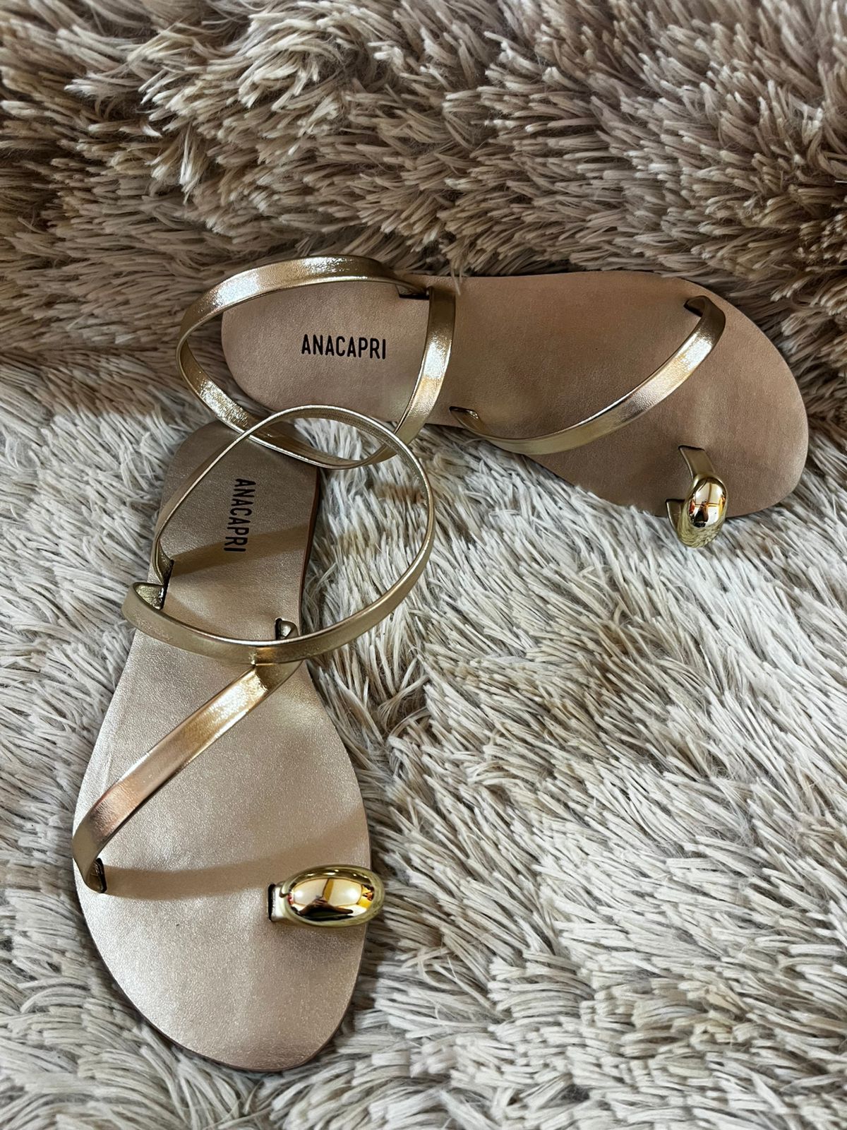 SANDALIA ANACAPRI RASTEIRA DE TIRAS ASSIMETRICAS