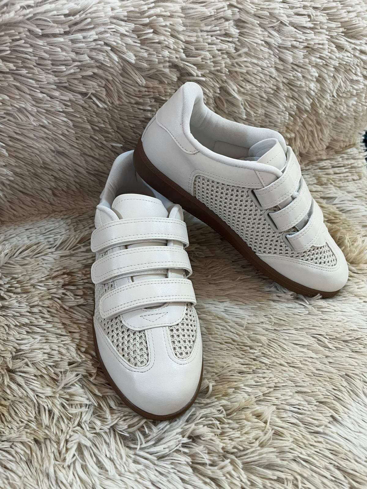 TENIS ANACAPRI com efeito tramado e fecho em velcro, na cor branca