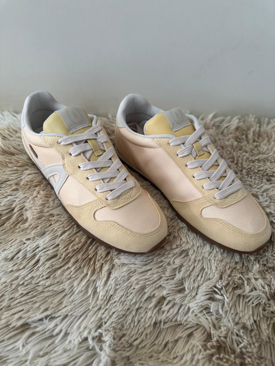 TENIS ANACAPRI Lola com detalhe de recortes