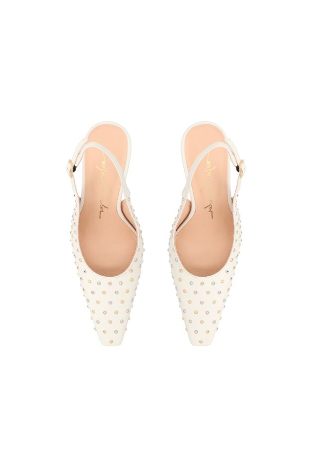 SCARPIN LUIZA BARCELOS SLINGBACK EM COURO OFF WHITE COM MIX DE REBITES
