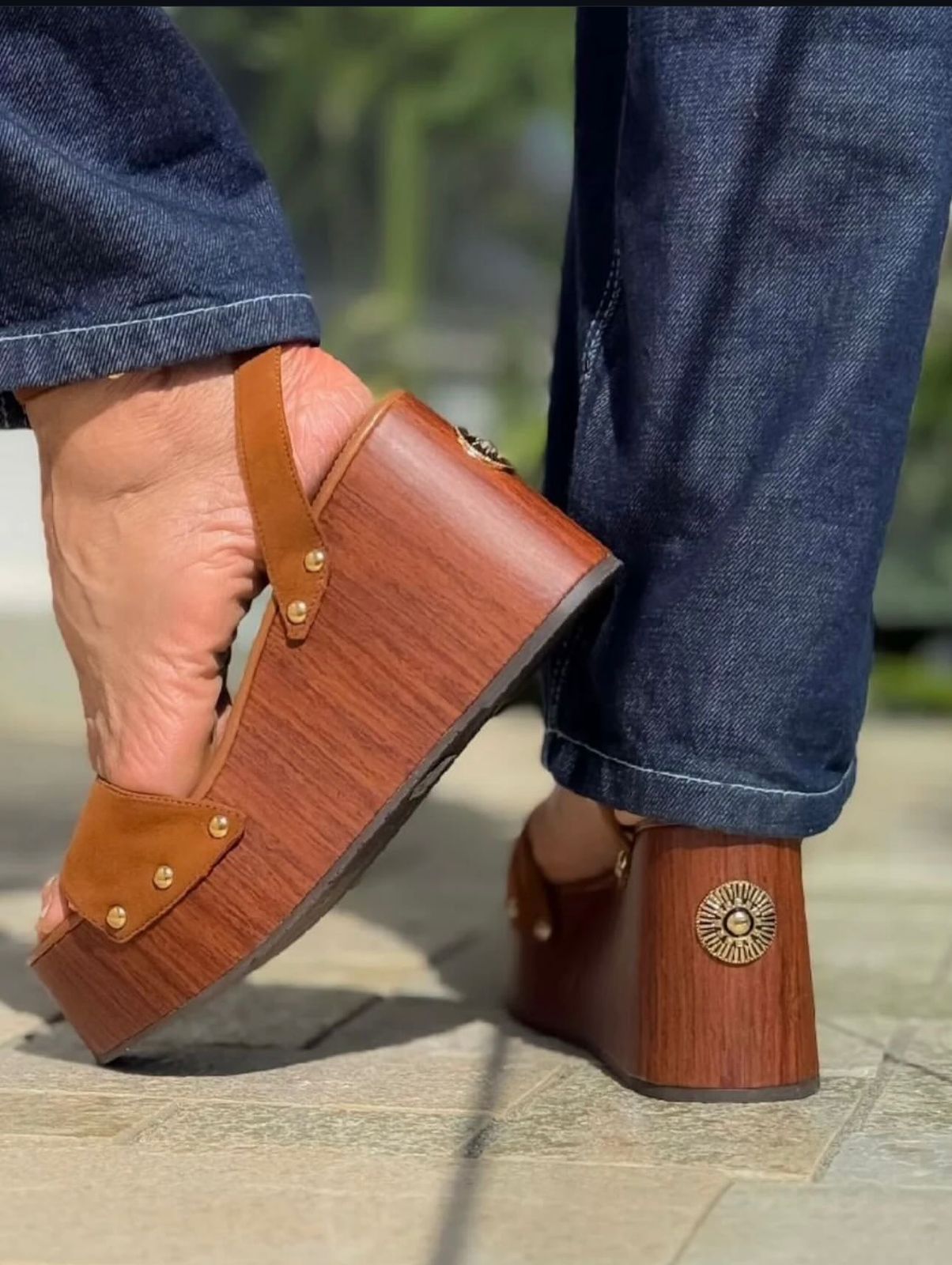 SANDALIA AREZZO SALTO ALTO ACAMURCADOS-MARROM