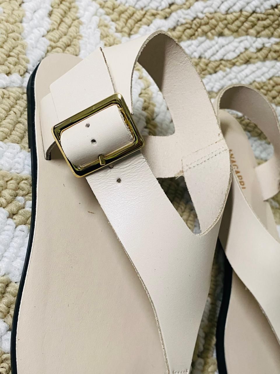 SANDALIA RASTEIRA SLIM FIVELA COURI BRANCA