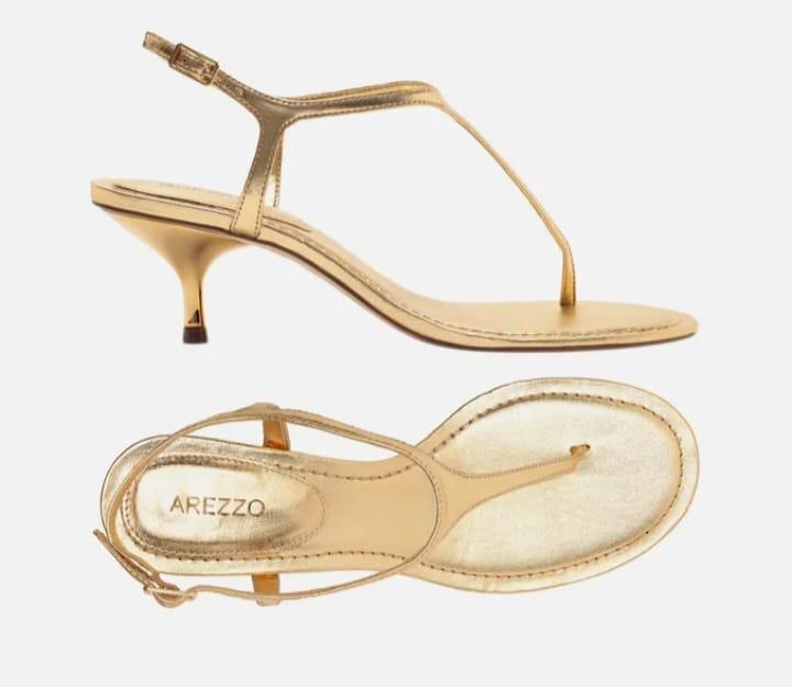 SANDALIA PRETA SALTO KITTEN TIRA THONG - AREZZO