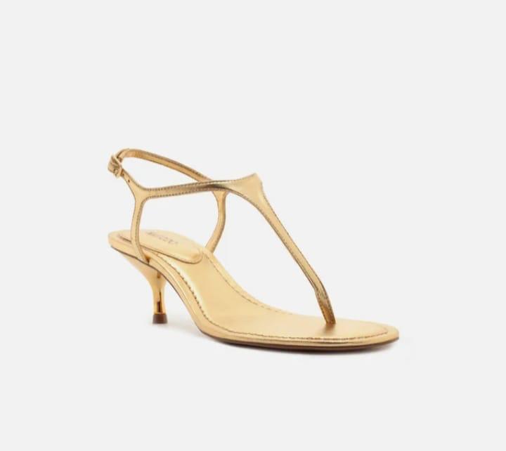 SANDALIA PRETA SALTO KITTEN TIRA THONG - AREZZO