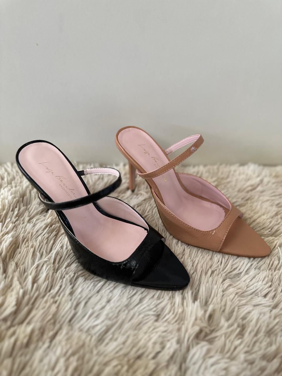 Tamanco Luiza Barcelos Preto Verniz