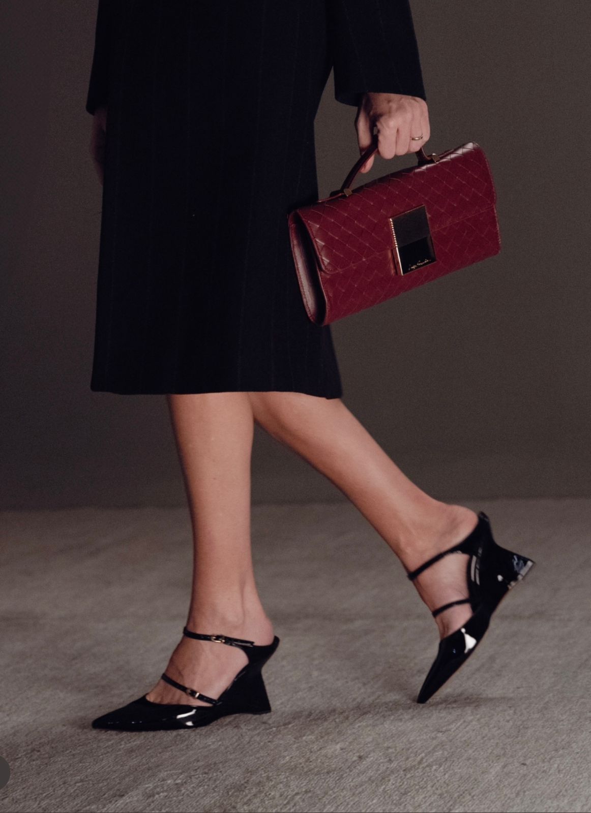 SCARPIN LUIZA BARCELOS PRETO VERNIZ