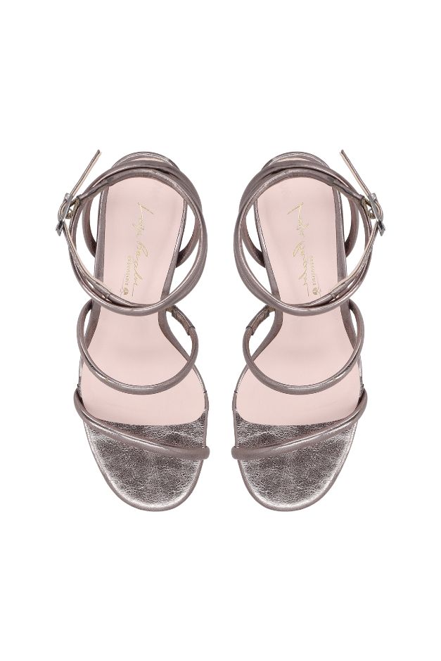 SANDÁLIA SALTO MÉDIO TIRAS PARALELAS ROLOTE CHUMBO