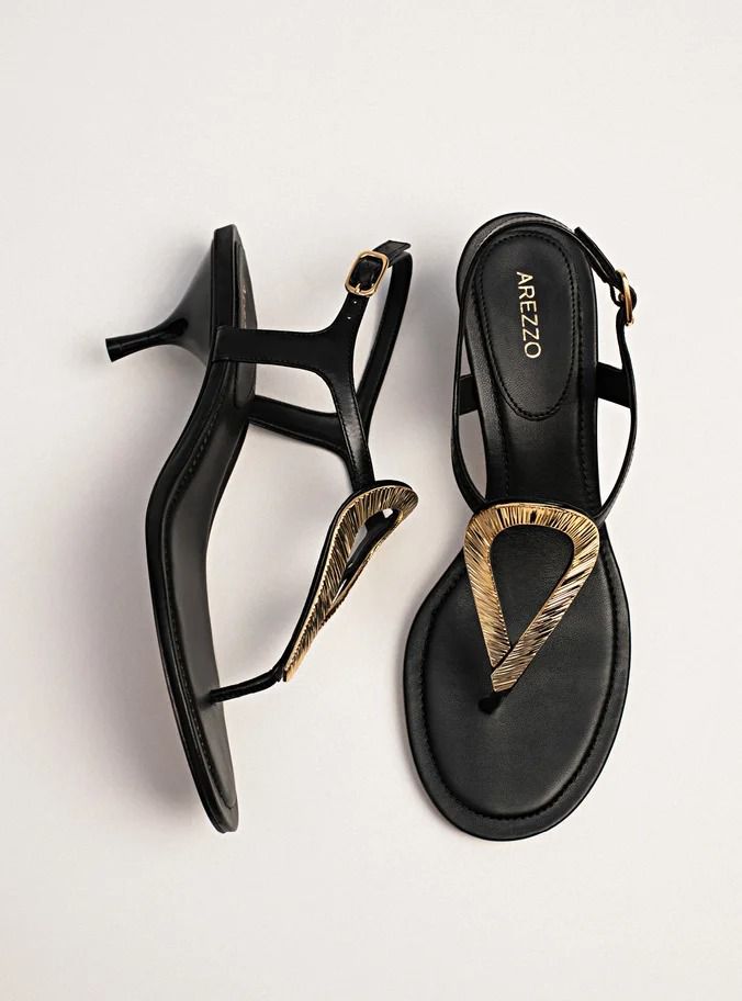 SANDALIA  PRETA COURO SALTO KITTEN METAL TEXTURA-AREZZO